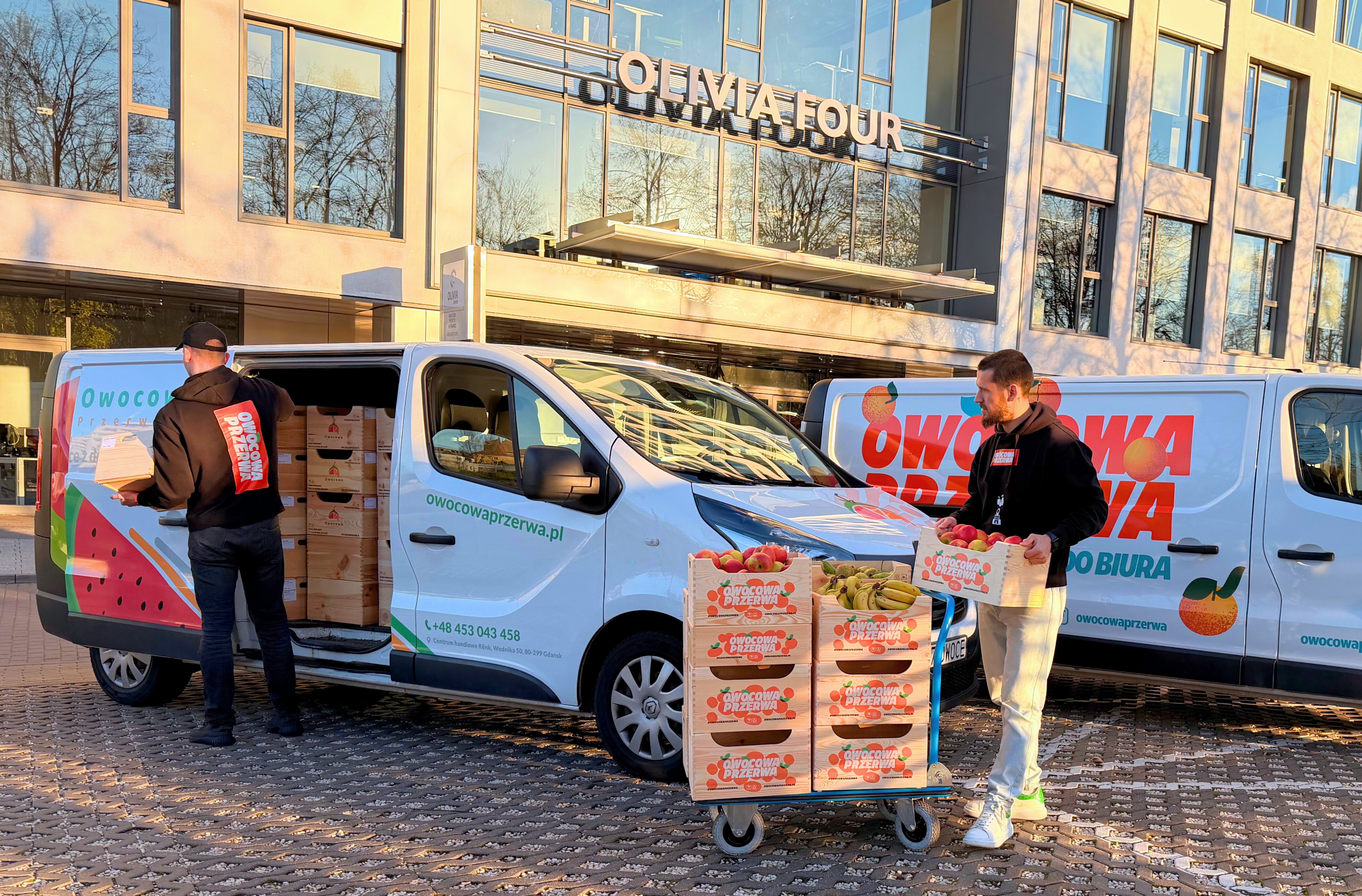 Dostawa skrzynek owoców do biura w Olivia Business Centre, Gdańsk