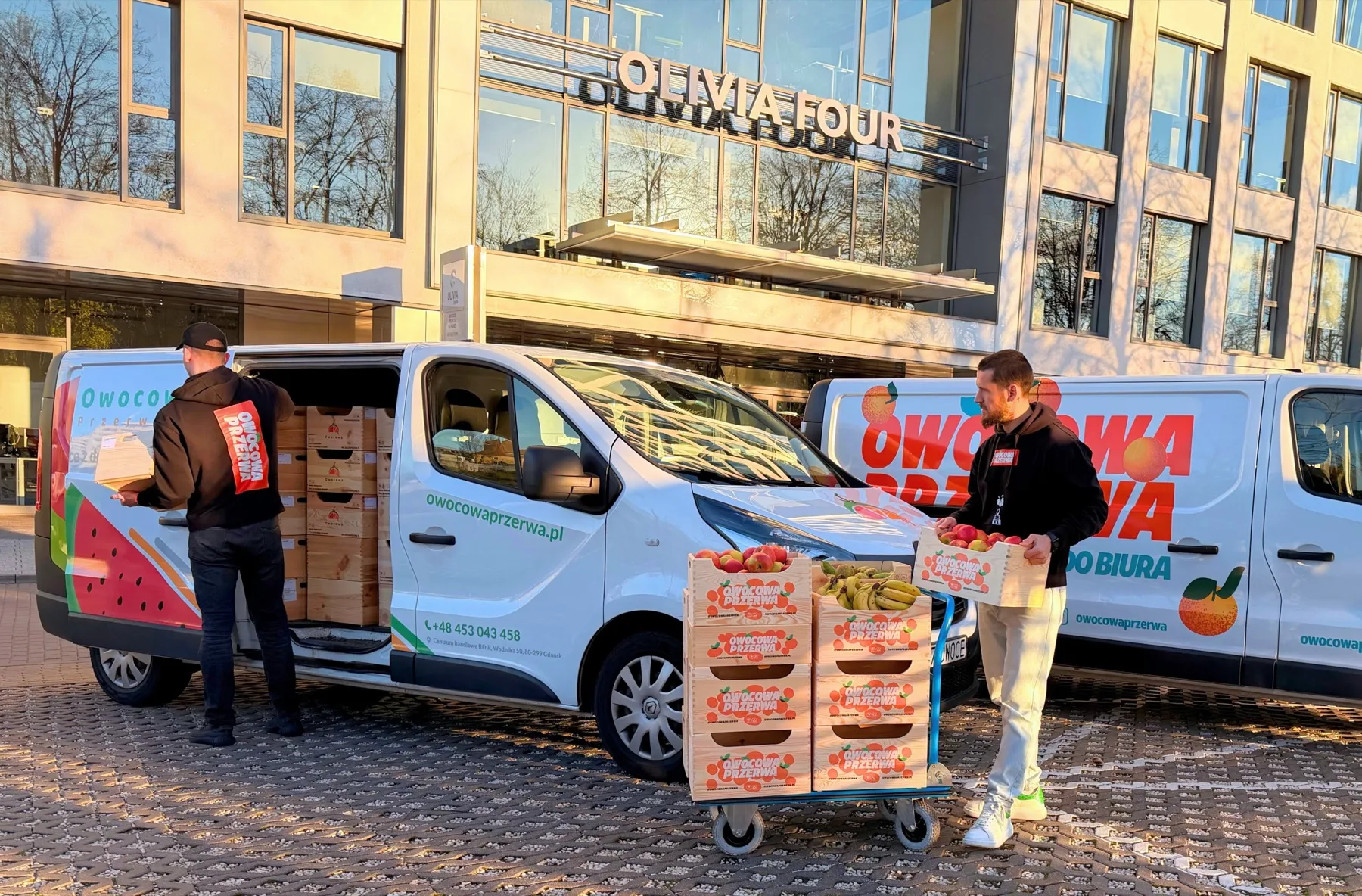 Dostawa skrzynek owoców do biura w Olivia Business Centre, Gdańsk